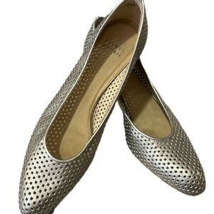 Stuart Weitzman Auth $399 Women's Gold Leather Cutout Accent Pumps Size 7.5M